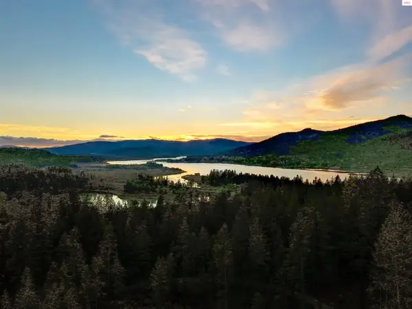 320 Towering Pines Drive, Sagle, ID 83860