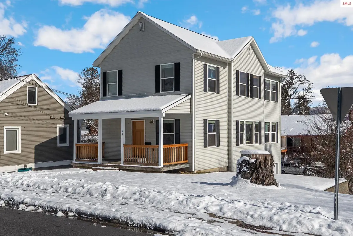 231 S Fourth Ave, Sandpoint, ID 83864 - #1