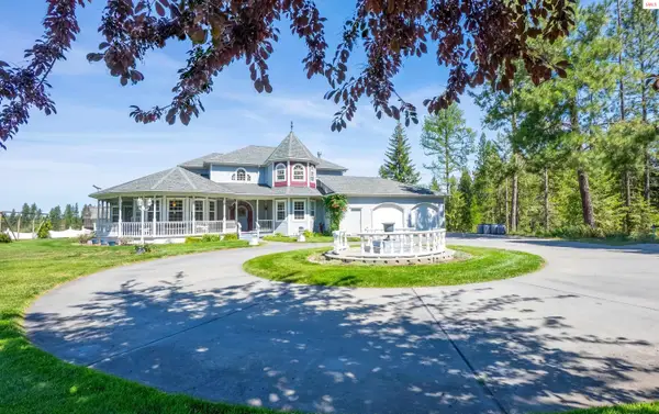 222 Nighthawk Rd, Bonners Ferry, ID 83805