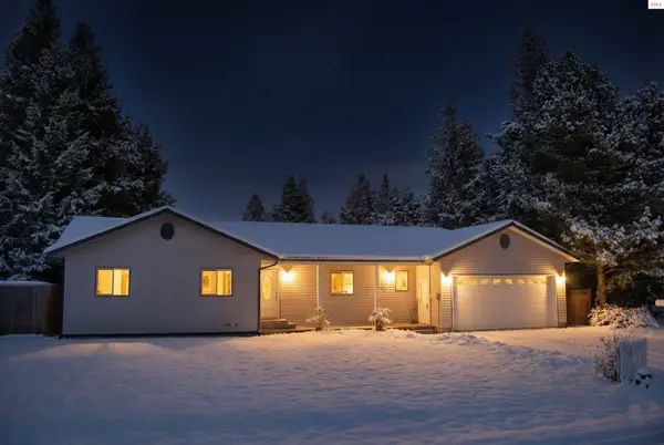 64 Westwood Dr, Moyie Springs, ID 83845