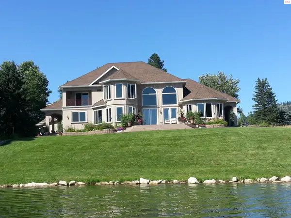 100 Bonita Bay Drive, Sagle, ID 83860