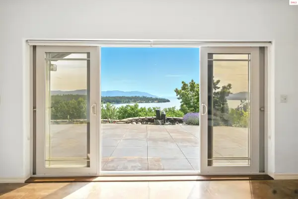 500 Lookout Blvd, East Hope, ID 83836