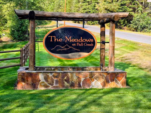 125 Ranch Rd, Naples, ID 83847