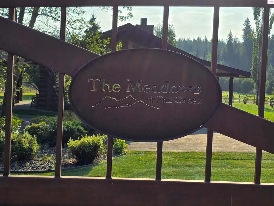 125 Ranch Rd, Naples, ID 83847 - #3