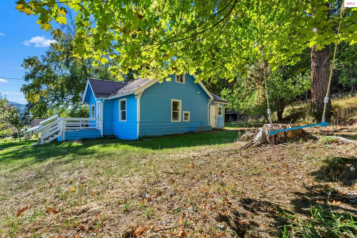 7492 Mohawk St, Bonners Ferry, ID 83805 - #1