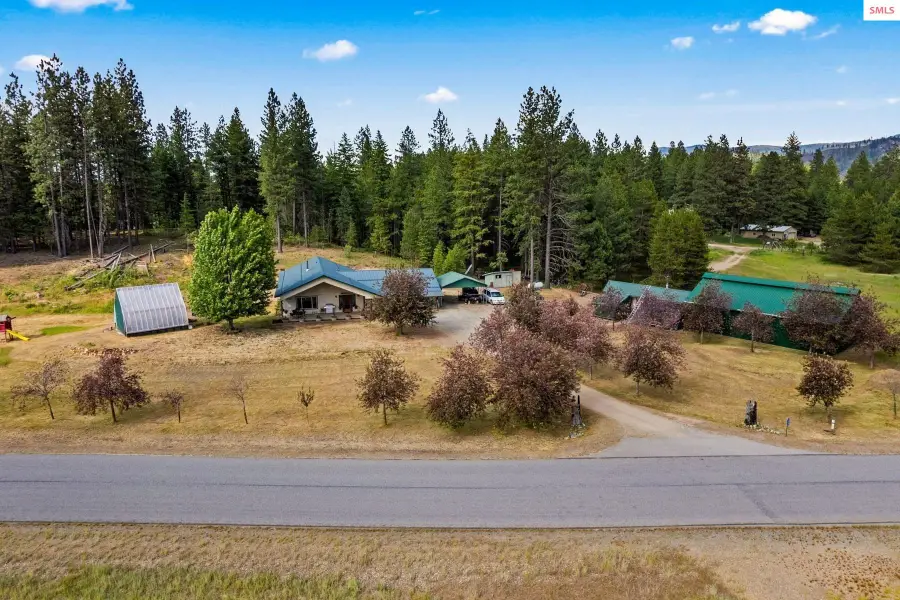 159 Frontier Village, Naples, ID 83847 - #2