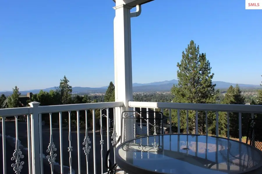 2010 E Grandview Dr, Coeur Dalene, ID 83815 - #2