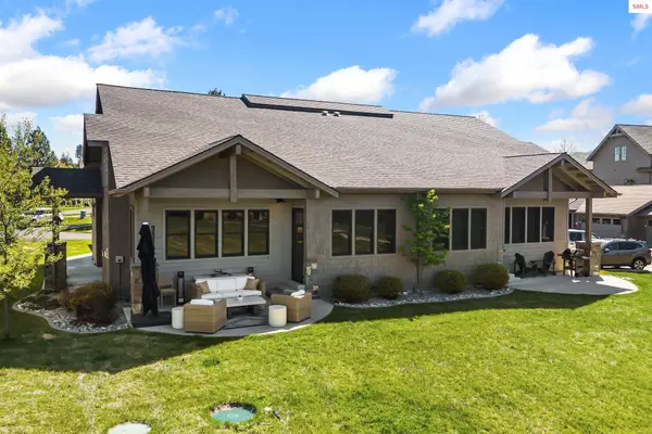 563 Lakeshore Ave, Dover, ID 83825