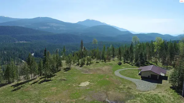 8694 Meadow Creek Rd, Bonners Ferry, ID 83805