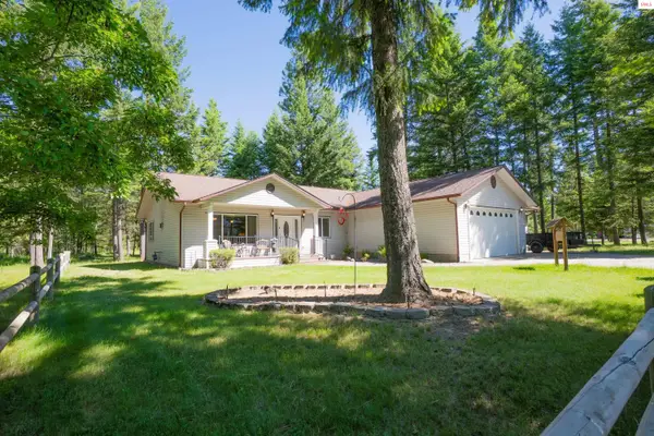 14 Whispering Lane, Moyie Springs, ID 83845