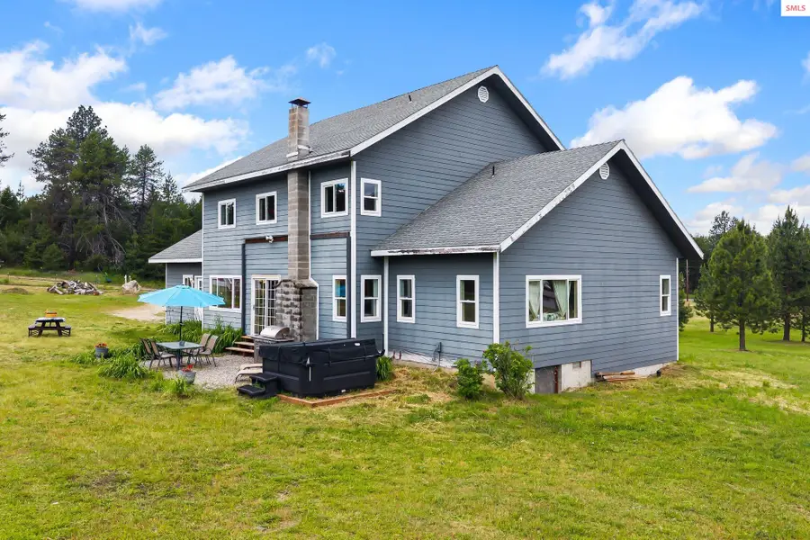 438 Davis Rd, Sagle, ID 83860 - #3