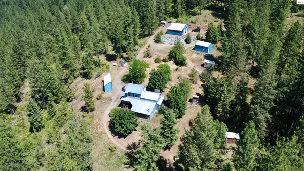 2000 Gold Cup Mountain Rd, Priest River, ID 83856