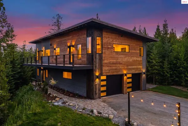 211 Daybreak Dr, Sandpoint, ID 83864