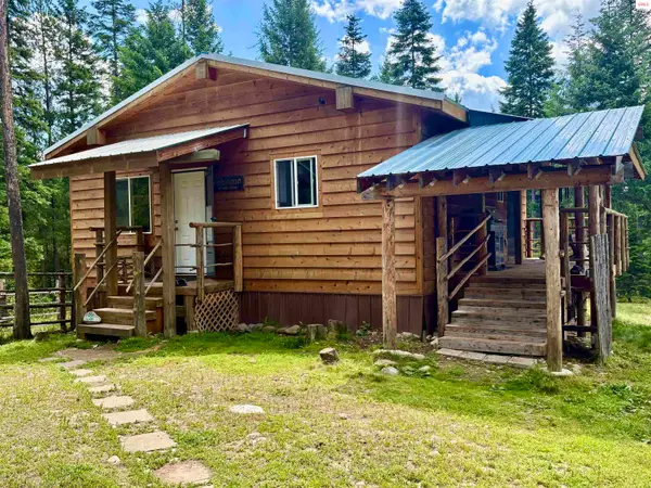 43 Gun Barrel Road, Eastport, ID 83805