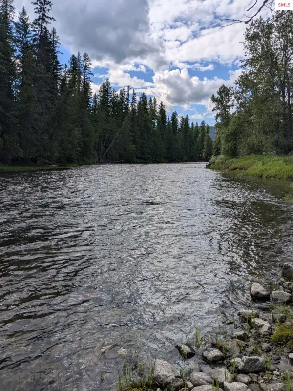 124 Pebble Lane, Bonners Ferry, ID 83805