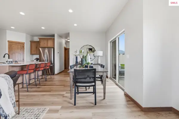8533 W Avalanche Lane, Hayden, ID 83835