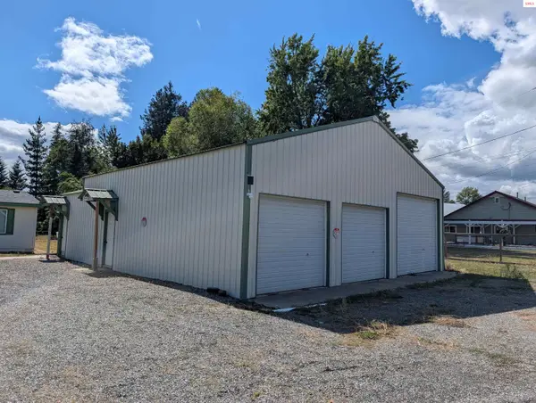 187 Second St, Ponderay, ID 83852