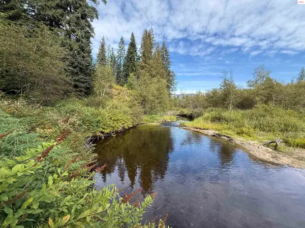 331 Fall Creek Rd, Naples, ID 83847
