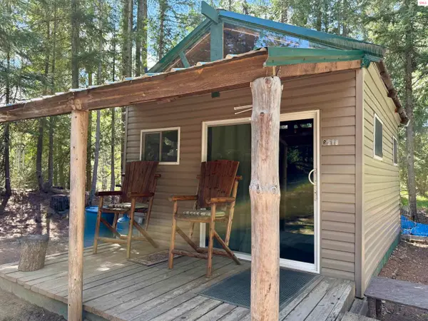 8213 Rapid Lightning Road, Sandpoint, ID 83864