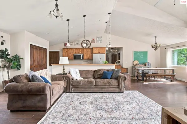 68 Adventure Way, Blanchard, ID 83804
