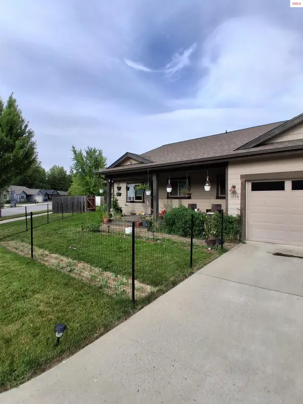 1206 Honeysuckle Avenue, Sandpoint, ID 83864