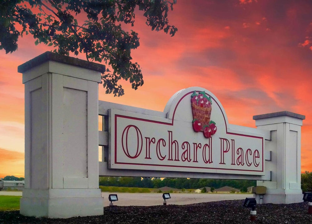 2006 Winesap Way, Kendallville, IN 46755 ERA