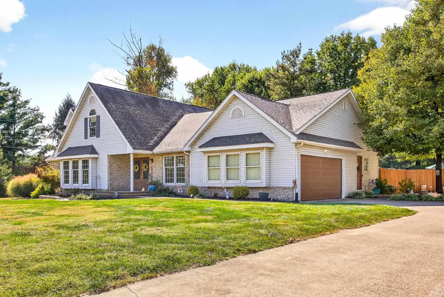 3920 S Deerfield Drive, Bloomington, IN 47401 - Image #2