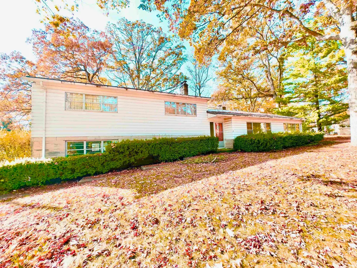 208 Southridge Road, Fort Wayne, IN 46825 - Image #1