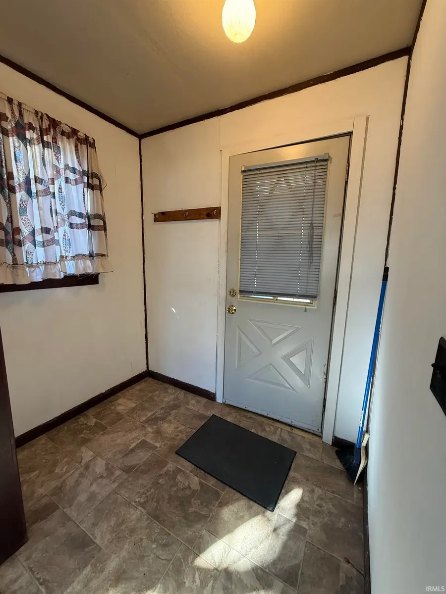 187 S Snowden Street, Andrews, IN 46702 - Image #2