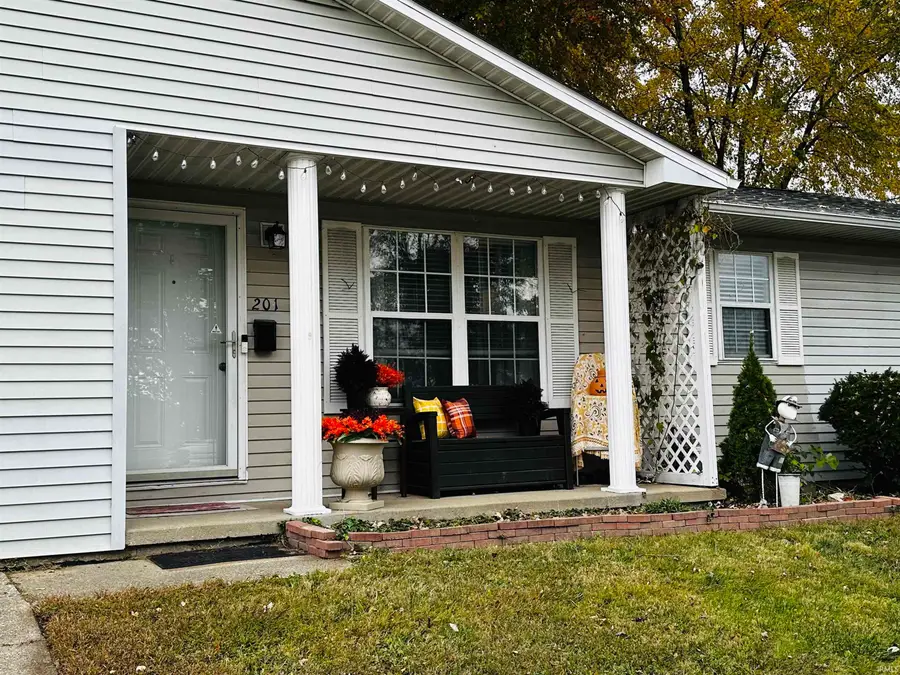 201 SW 3rd Street, Washington, IN 47501 - Image #2