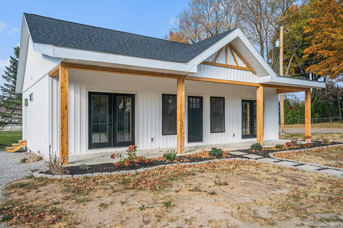 102 S Seventh Street, Pierceton, IN 46562 - Image #1