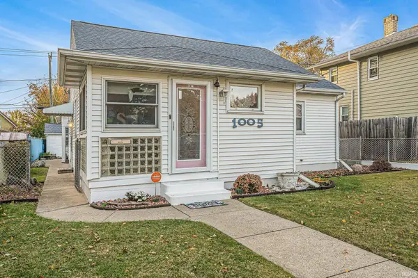 1005 S Twyckenham Drive, South Bend, IN 46615