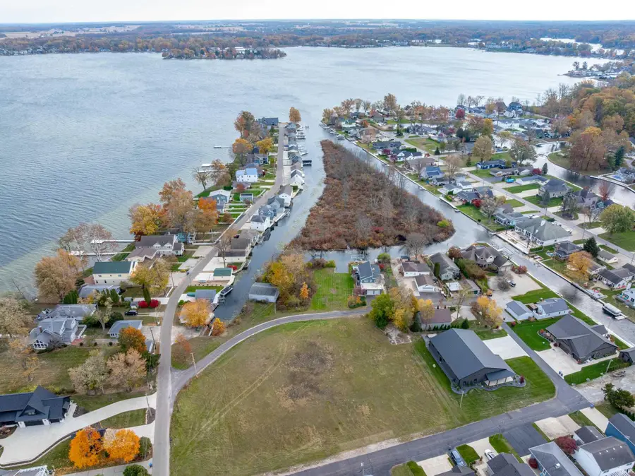 10492 N Elwood Avenue, Syracuse, IN 46567 - Image #3