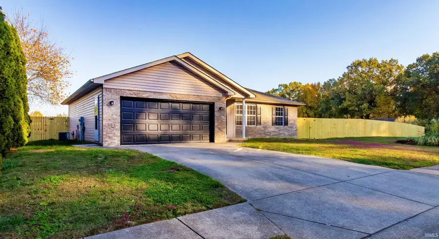 5222 Arches Drive, Newburgh, IN 47630 - Image #2