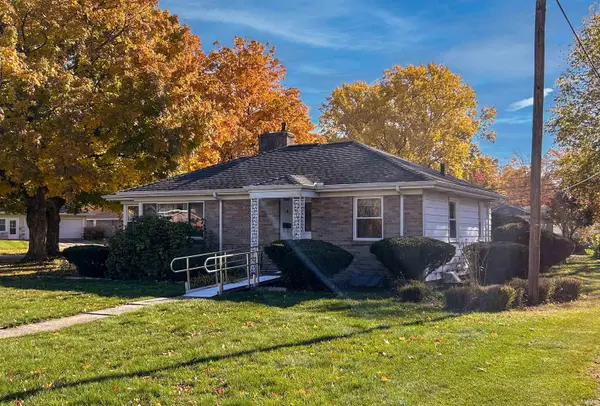 1740 Rockne Street, South Bend, IN 46617