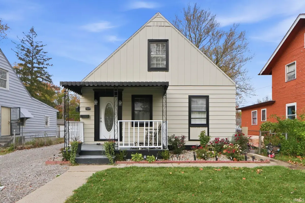 909 Mckinnie Avenue, Fort Wayne, IN 46806 - Image #1