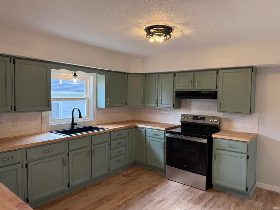 1107 N Lima Road, Kendallville, IN 46755 - Image #2