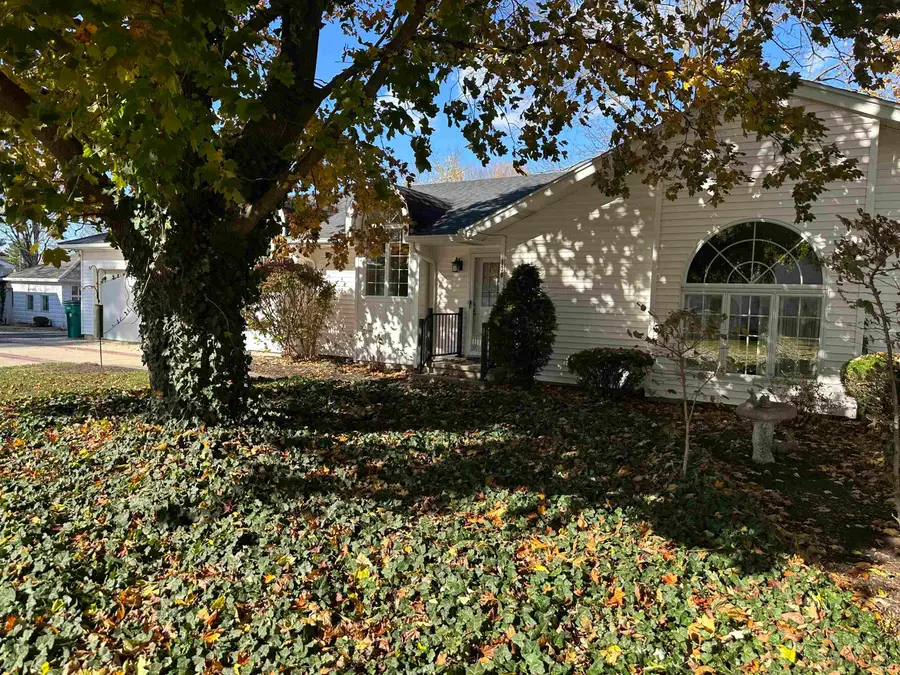 130 E Quincy Street, Roann, IN 46974 - Image #2