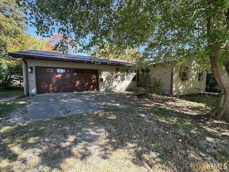 602 S 10th Street, Petersburg, IN 47567 - Image #1