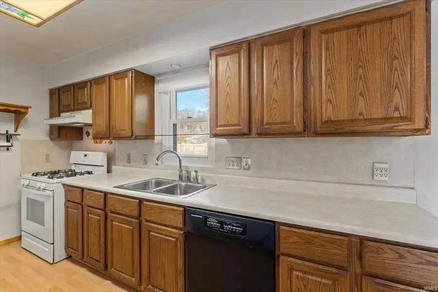 19151 Dresden Drive, South Bend, IN 46637 - Image #2