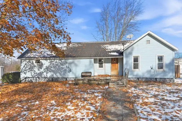 8975 N Cosperville Road, Wawaka, IN 46794