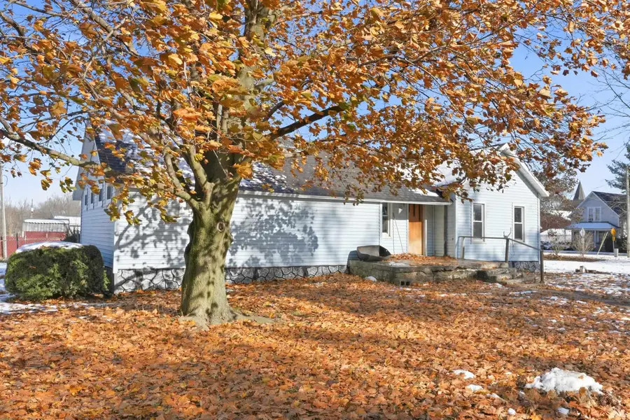 8975 N Cosperville Road, Wawaka, IN 46794 - Image #2