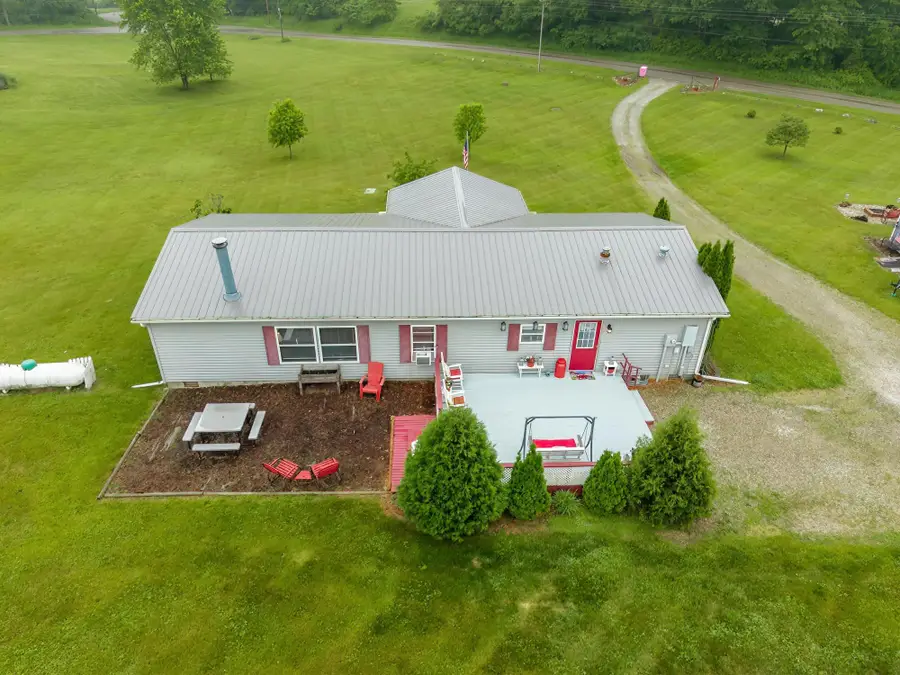 572 N 450 W, Angola, IN 46703 - Image #2