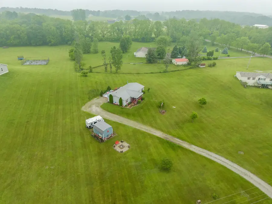 572 N 450 W, Angola, IN 46703 - Image #3