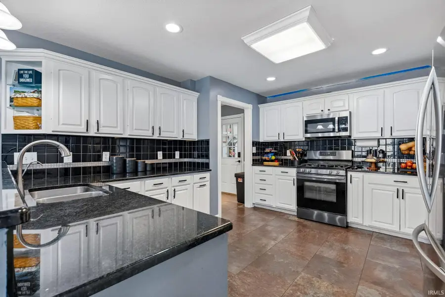 5185 N Sawgrass Lane, Leesburg, IN 46538 - Image #2