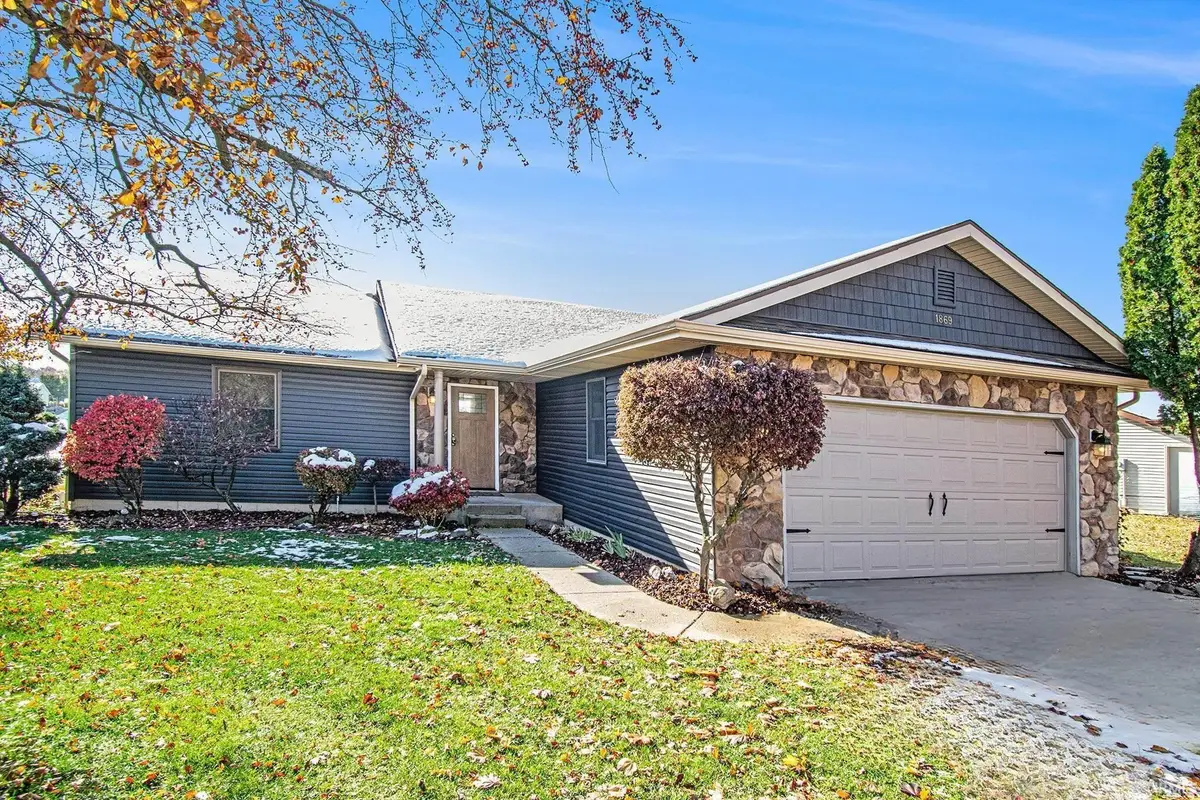 1869 E Springfield Drive, Warsaw, IN 46580 - Image #1