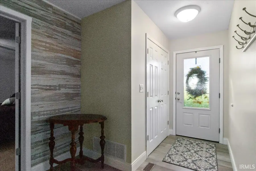 2352 E Warrenton Road, Haubstadt, IN 47639 - Image #2