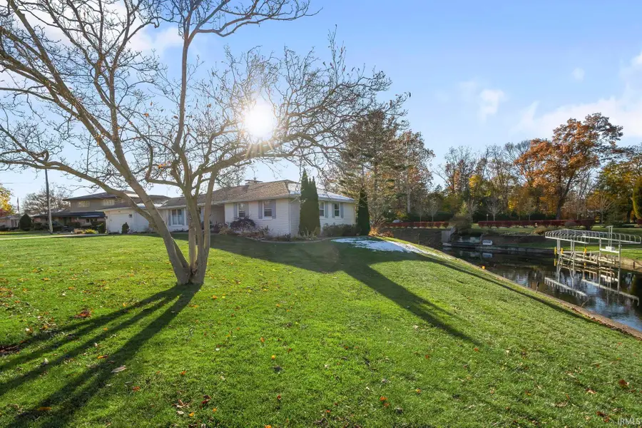 54865 W Shorelane, Elkhart, IN 46514 - Image #2