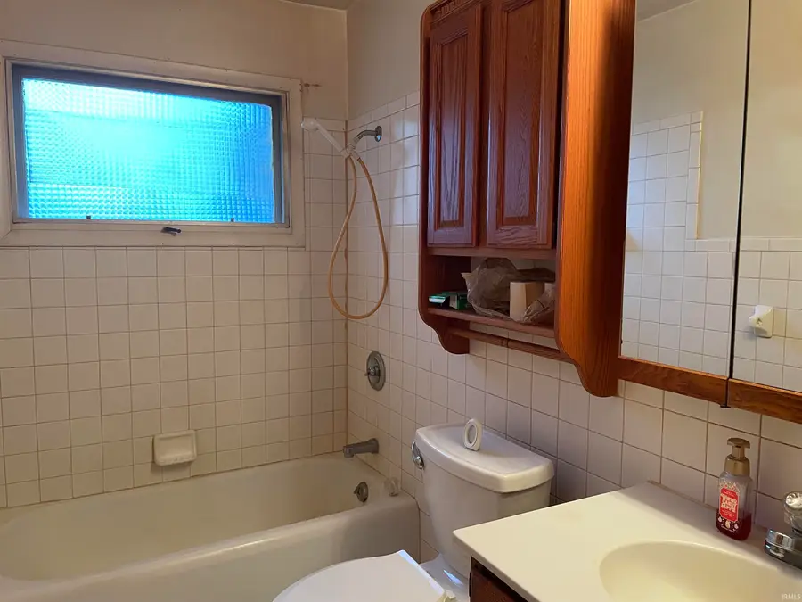 304 E Pickwick Drive, Syracuse, IN 46567 - Image #3