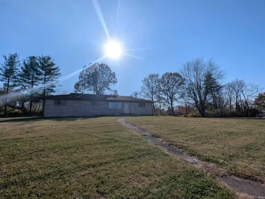 102 Eastgate Avenue, Loogootee, IN 47553 - Image #2